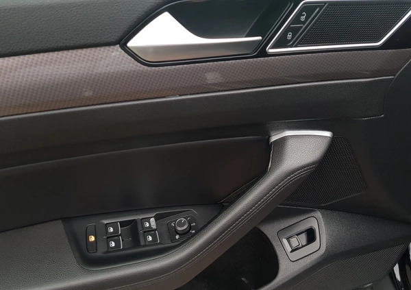 Volkswagen Passat cena 84000 przebieg: 165000, rok produkcji 2016 z Włodawa małe 781